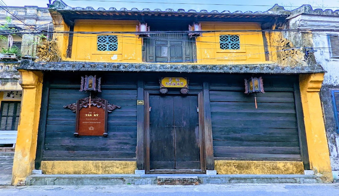 Visit Tan Ky Old House